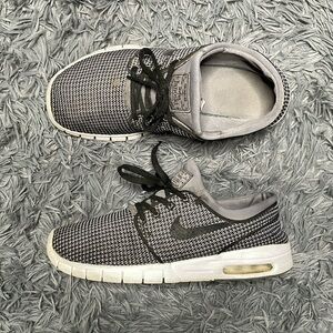 Nike Stefan Janoski Skating Low Top Gray Sneaker Shoes Mens Size 9.5